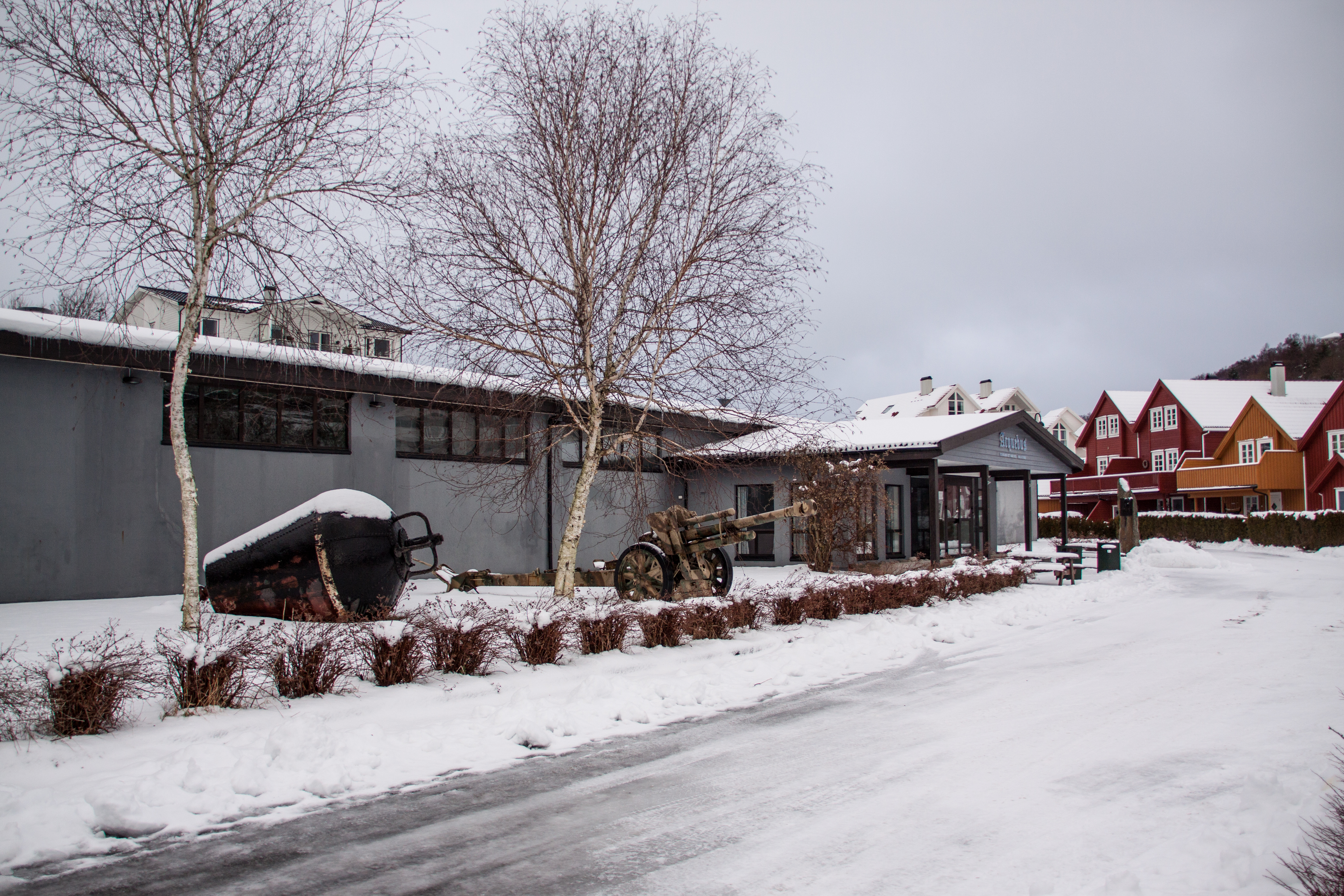 Arquebus krigshistorisk museum, sett utenfra. Viser inngangspartiet.