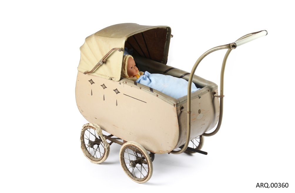 Barnevogn fra Arquebus krigshistoriske museum